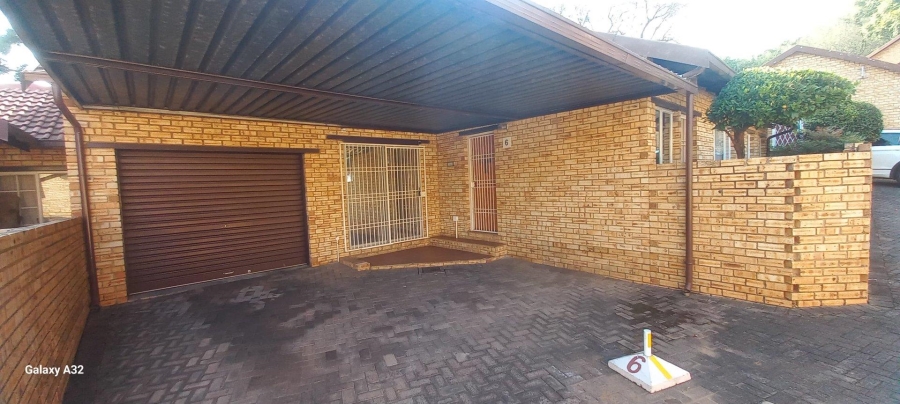 3 Bedroom Property for Sale in Safari Gardens North West